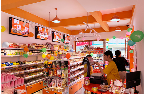 想开家零食店,加盟的好还是自己进货好？