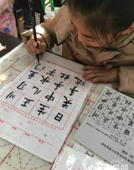 在温州书法练字班一年能挣多少钱?万没想到年赚这么多