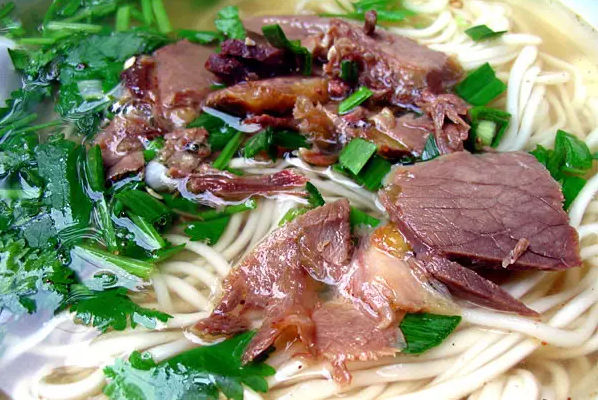 在杭州牛肉拉面馆一年能挣多少钱?万没想到年赚这么多