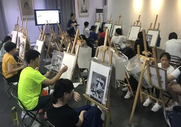 开美术培训班一年能赚30万吗？我开美术培训班3年成功赚钱经历
