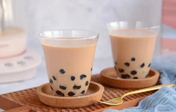 开个奶茶店一年利润能赚多少钱？年赚一套100㎡房6大获客方式