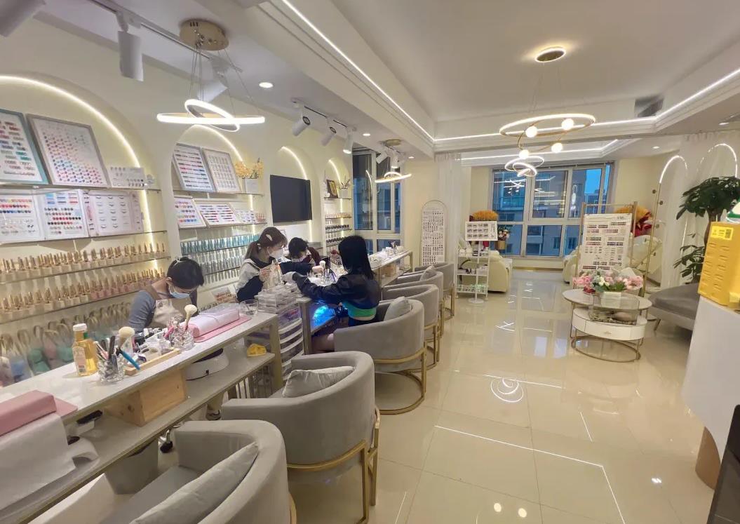 加盟美甲店的准备工作全激活，这些加盟费条件不可忽略!