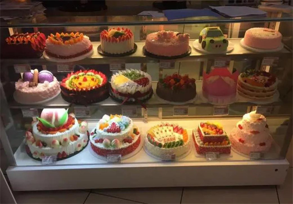 蛋糕连锁店加盟费多少？全面分析加盟费以及后期成本