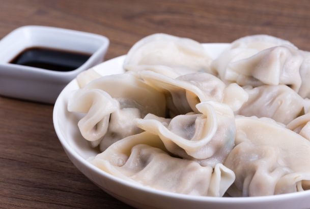 加盟水饺店能挣钱吗？水饺加盟店，打造创业致富的新平台！