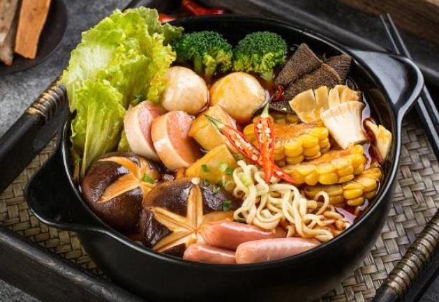 麻辣烫店加盟店怎么样？小本投资人这样做更有优势和支持