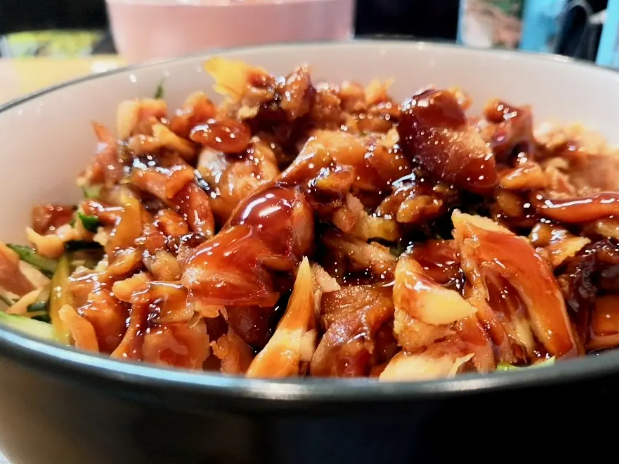 烤肉拌饭加盟店加盟费大概多少？开启美食创业之路，探寻烤肉拌饭加盟的投资价值