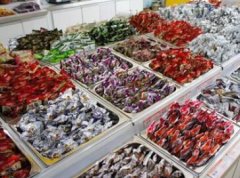 一扫光休闲食品加盟店是如何保证其火爆的生意的？