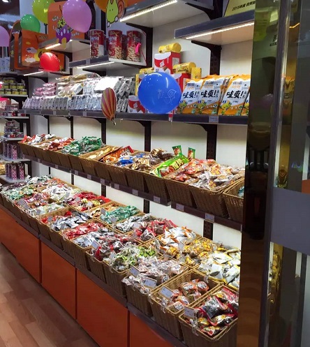 一扫光零食店