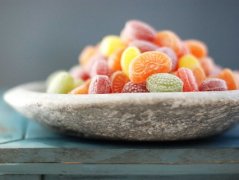 开一扫光零食店如何获利？这几点需格外重视