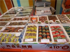开一家休闲食品加盟店能不能赚钱？客源广 经营简单